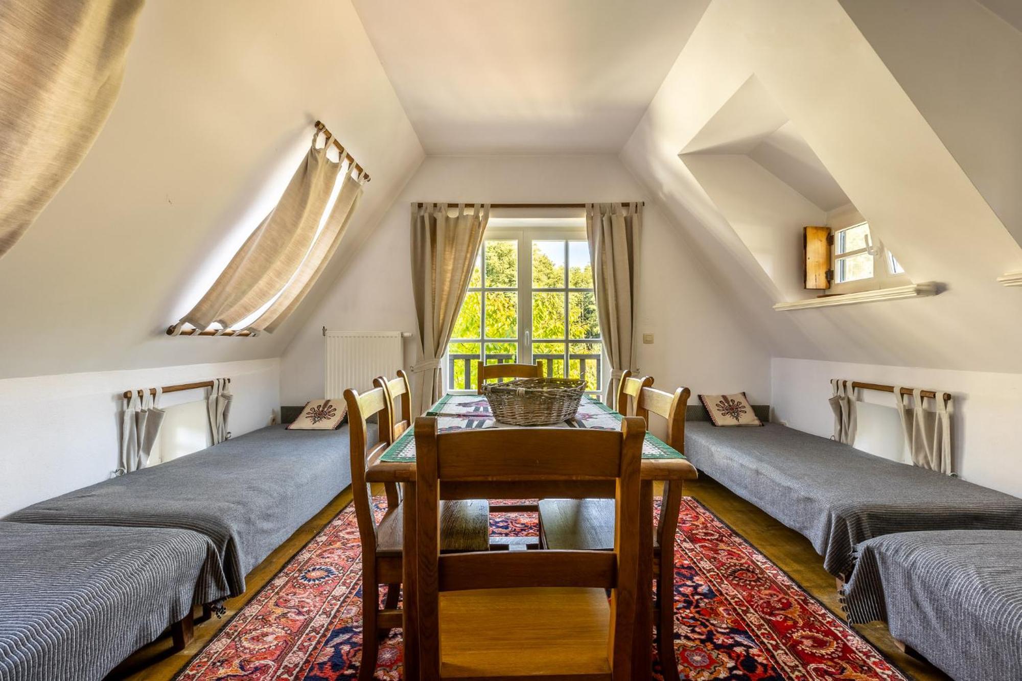 Bed and Breakfast Gosciniec Pod Zajacem à Oleśnica Extérieur photo
