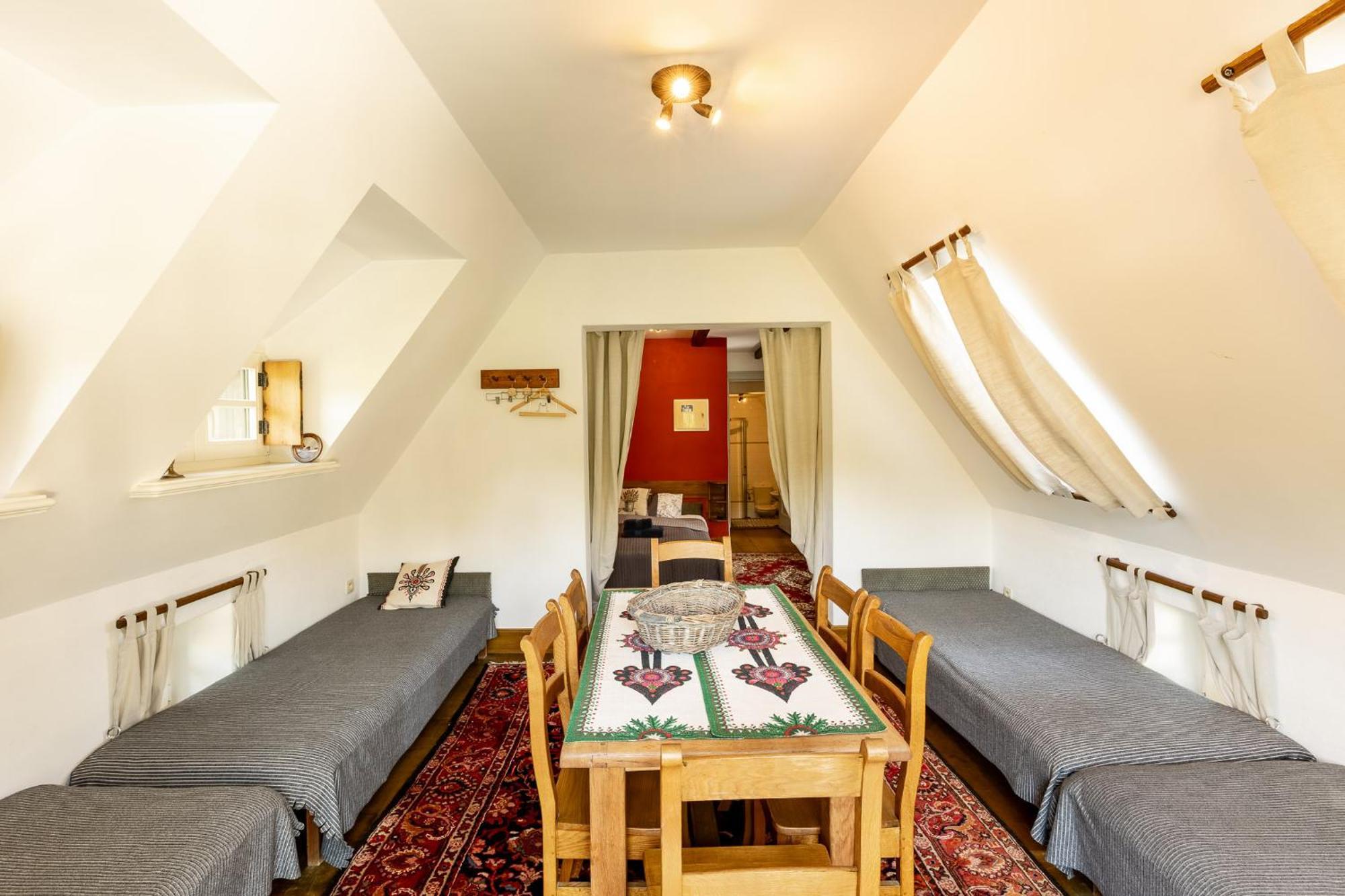 Bed and Breakfast Gosciniec Pod Zajacem à Oleśnica Extérieur photo
