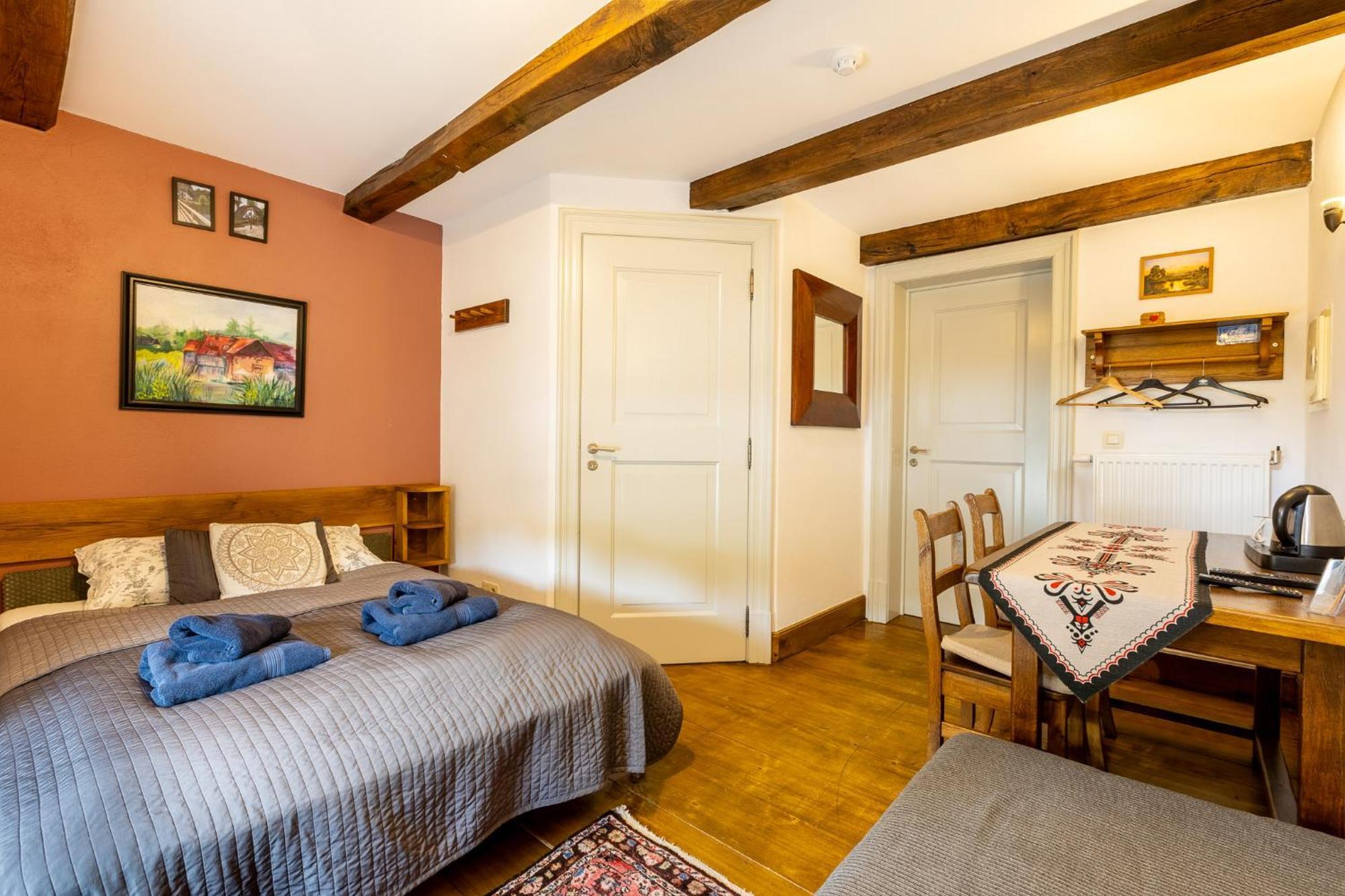 Bed and Breakfast Gosciniec Pod Zajacem à Oleśnica Extérieur photo